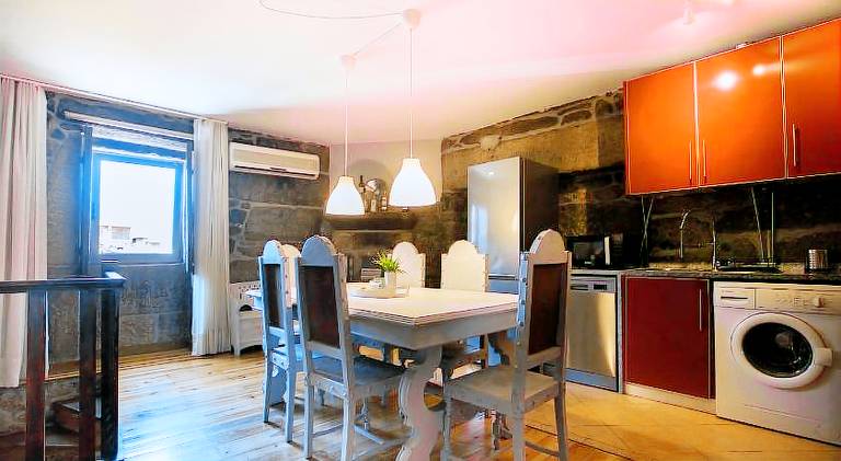 Fully equipped spacious vacation home with terrace, grill & jacuzzi | Good for workation | Dogs allowed — photo 3