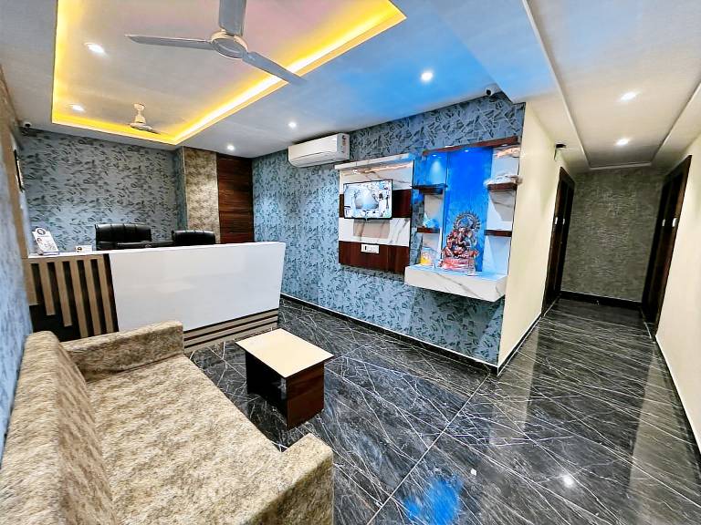 HOTEL GOLDEN VIEW