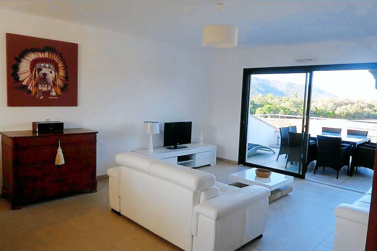 Bright apartment in Porto-Vecchio, near beach — photo 2