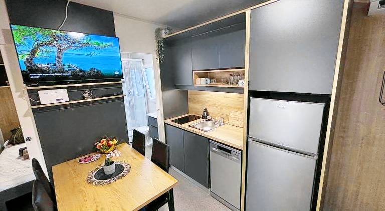 TJ Escape - Mobile Home — photo 4
