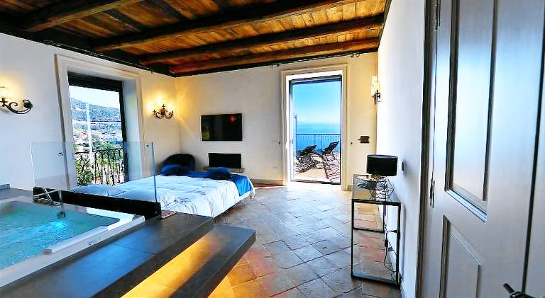 In Costa Relais & Luxury Suites in Maiori