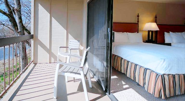 Riverside Inn — photo 2