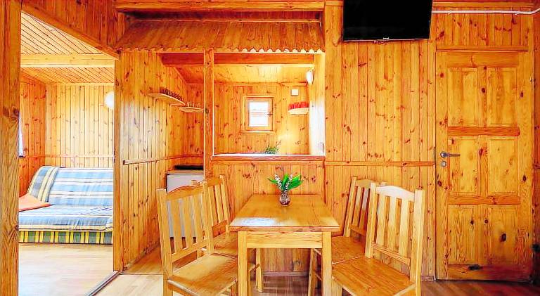 Vacation home with terrace, grill & yard — photo 3
