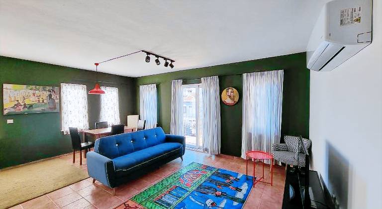 Holiday apartment with patio & yard — photo 2
