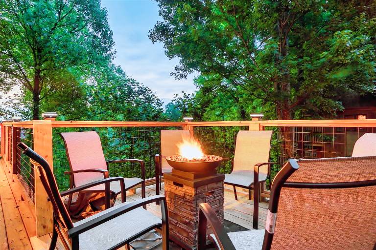 Family-oriented cabin with pool, terrace & barbeque | Mountain view | Dogs allowed — photo 2