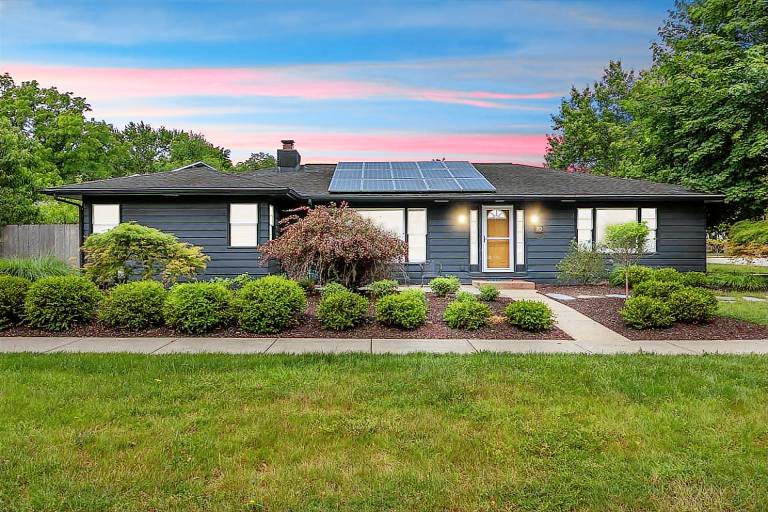 Villa  Saugatuck