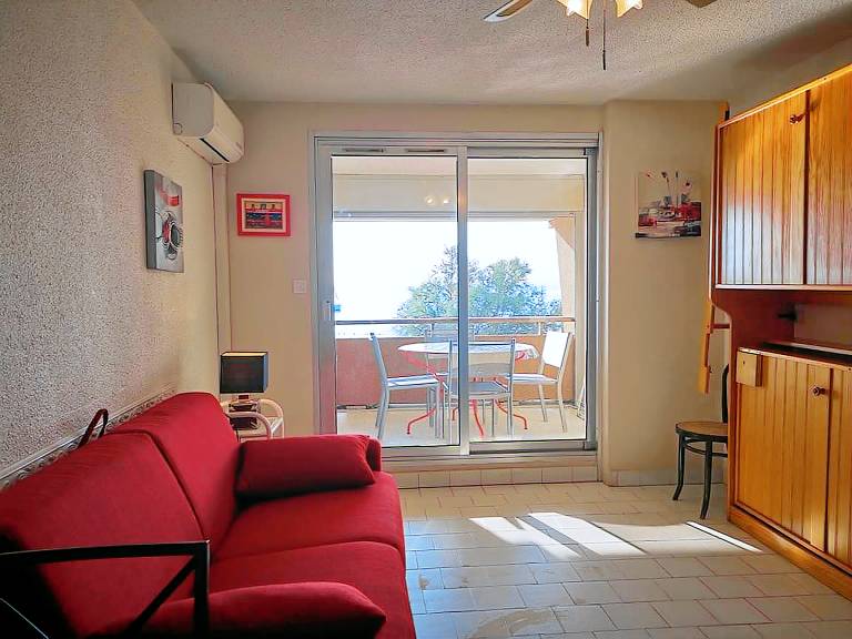 Studio with 1 room for 3 persons — photo 4
