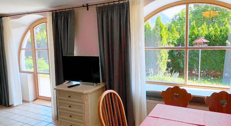 Rental apartment with yard | Pet-friendly — photo 4