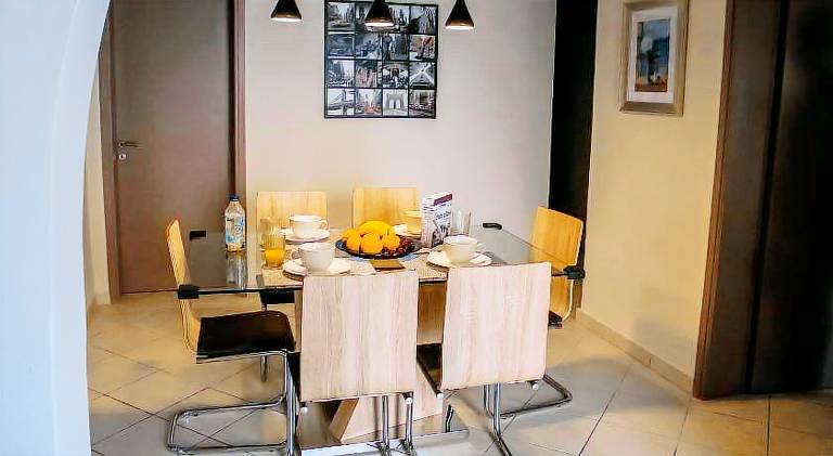 Rental apartment with garden & terrace in Glyfada