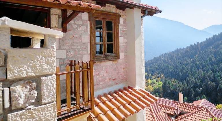 Villa Korfes-Πετρινη Τριωροφη Βιλα-Ανεση & Ιδιωτικοτητα — photo 4