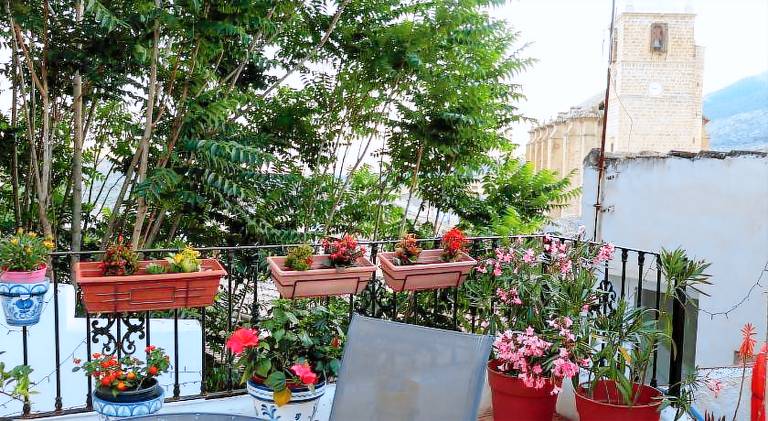 Holiday apartment with patio — photo 4