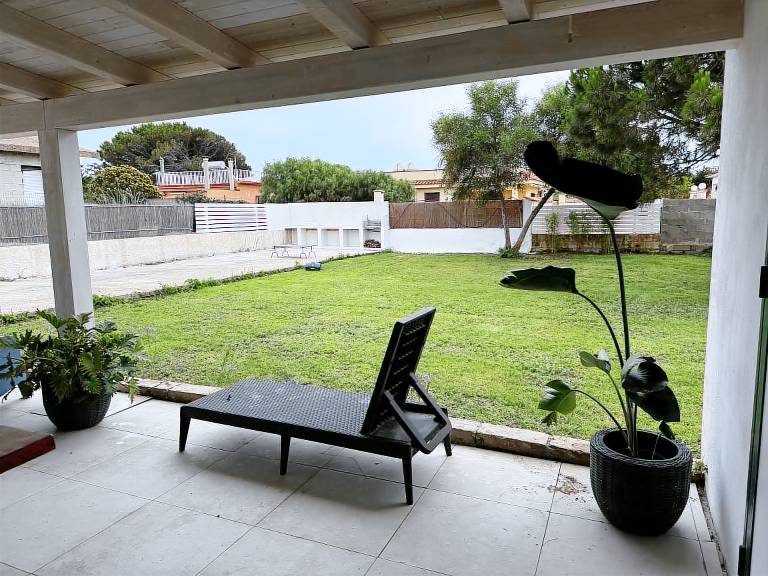 Villa with barbecue, private pool & terrace | Garden view — photo 4