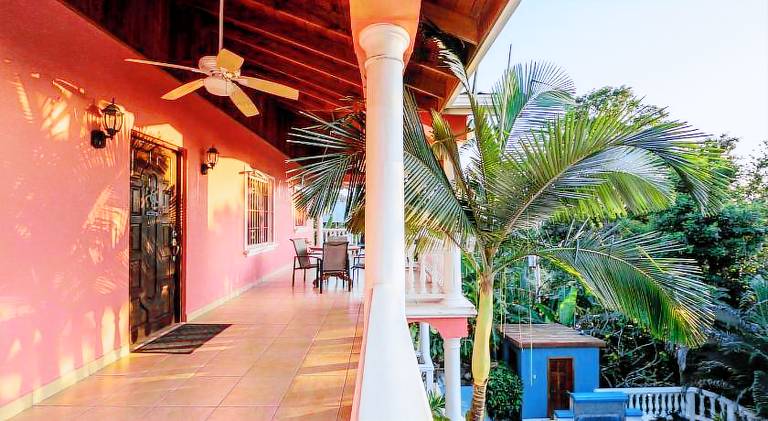 Seaside Inn Roatan — photo 3