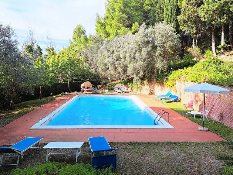 Family-friendly lovely farm with yard, private pool & barbeque | Panoramic view | Dogs allowed — photo 3
