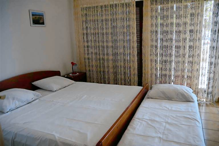 Studio flat near beach Kustići, Pag (AS-6335-a) — photo 4