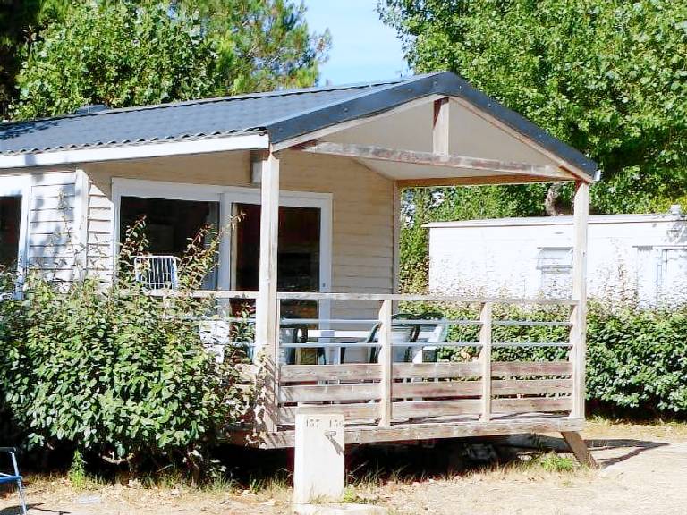 Mobile home with terrace & heated pool — photo 4