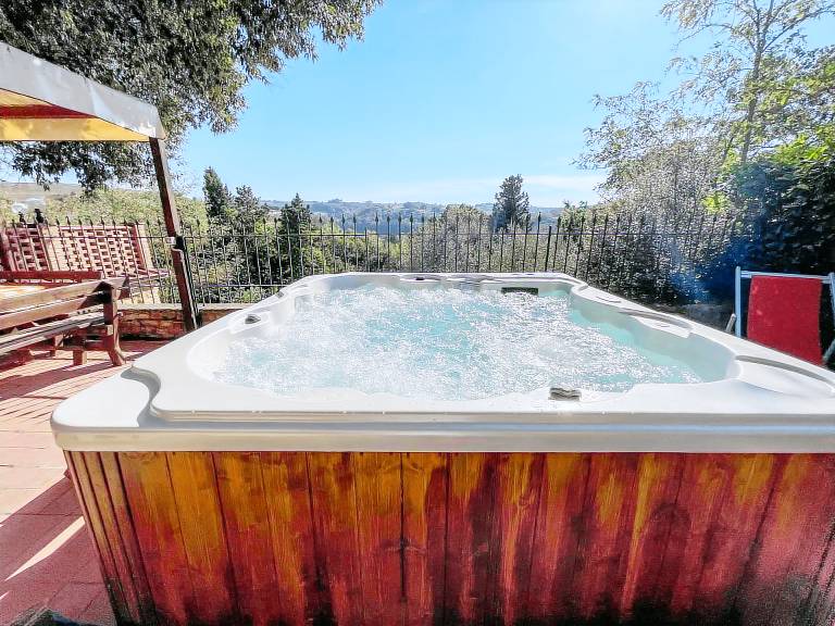 House with jacuzzi, BBQ & patio | Mountain view — photo 3