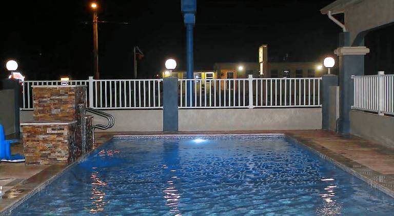 Americas Best Value Inn Port Aransas — photo 5