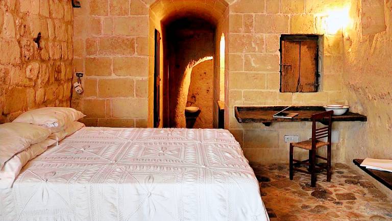 Couples Cave Rental in Basilicata Region of Southern Italy — photo 2