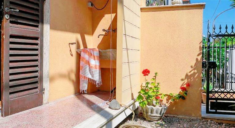 Vacation home with patio — photo 4