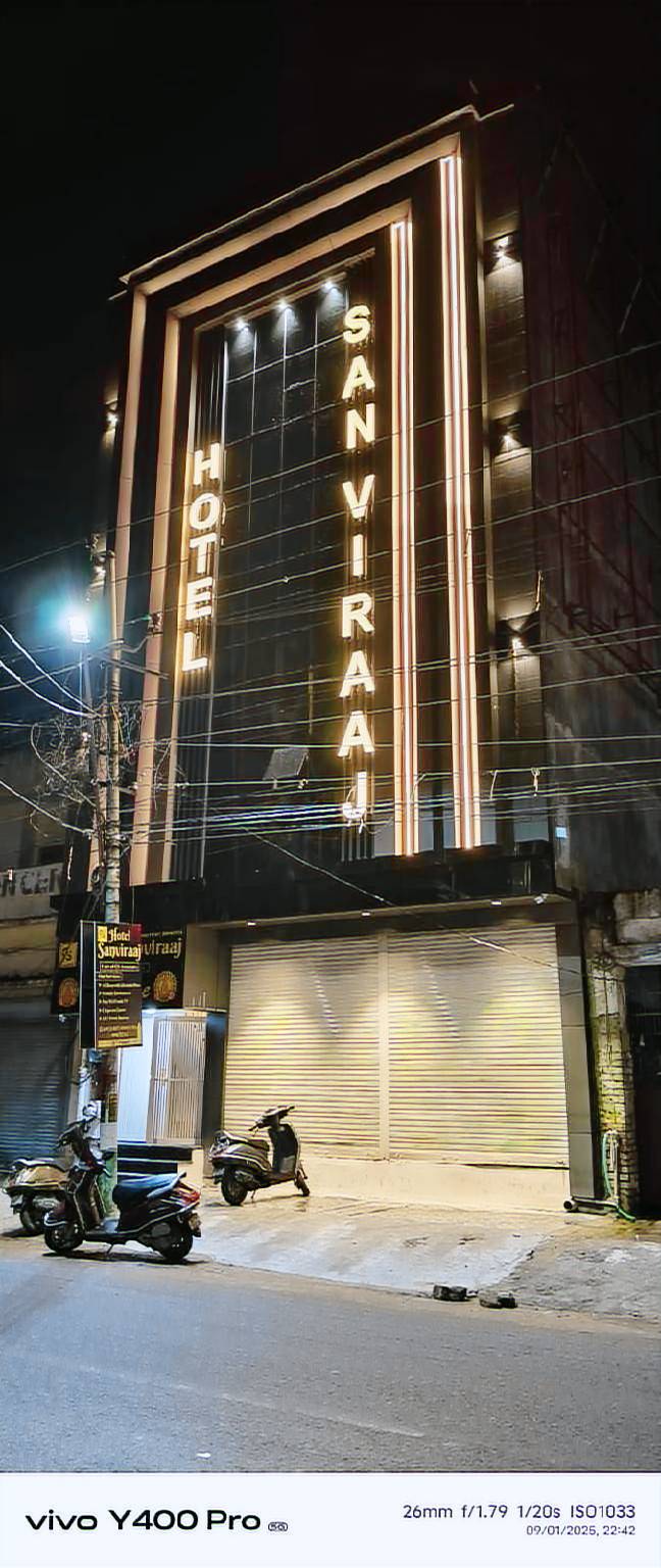 Hotel sanviraaj in Kanpur