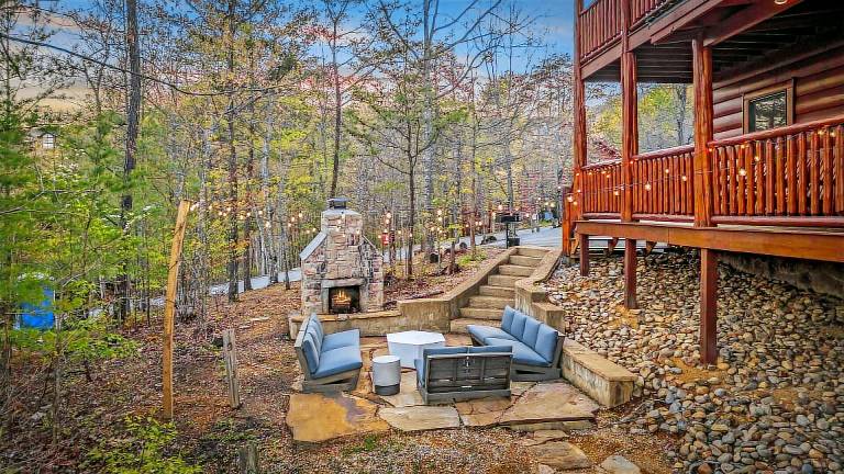 "Running Bear" Near Pigeon Forge: Hot Tub, Game Room, Theater, and Stunning Views — photo 5