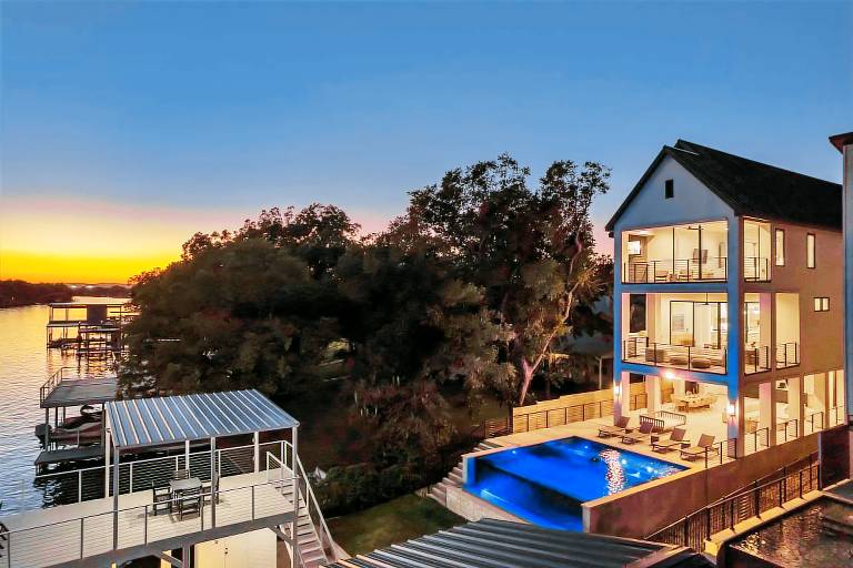 Ellen Lake Luxe with Concierge Services