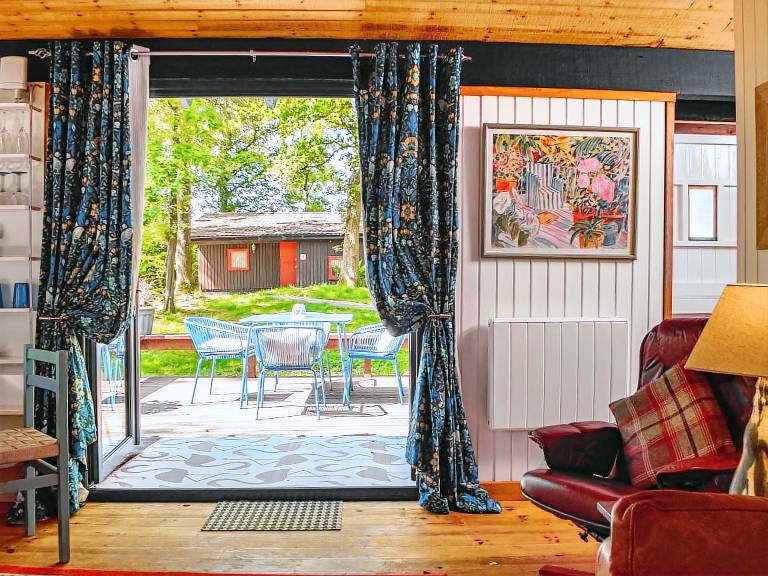 Cottage with pool, terrace & garden — photo 4