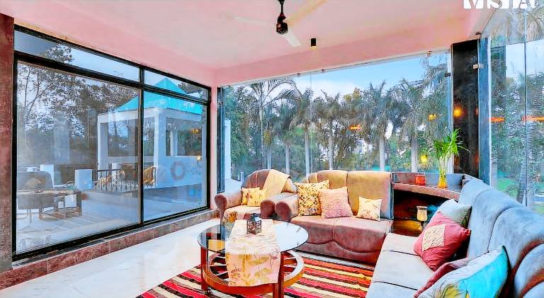 232 m&sup2; Villa
