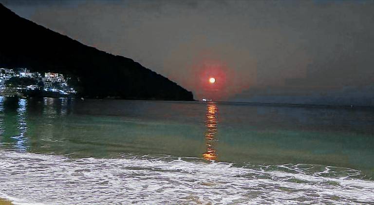 Holiday apartment | Next to the beach | Pets are welcome in Caraguatatuba