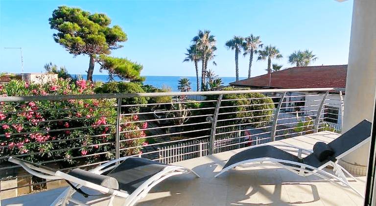 Pleasant vacation home with yard & patio | Beach nearby | Pets are welcome in Castellabate