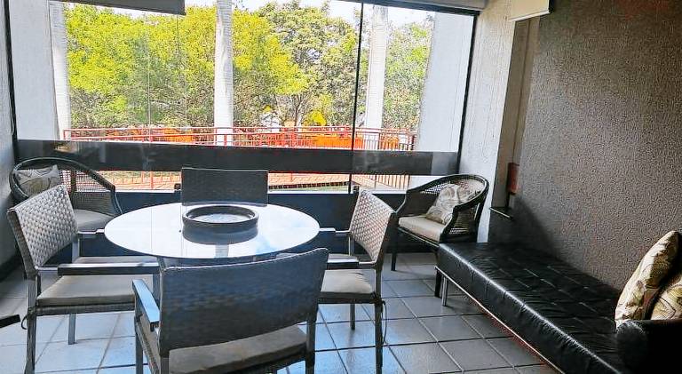 Apartment with pool — photo 5