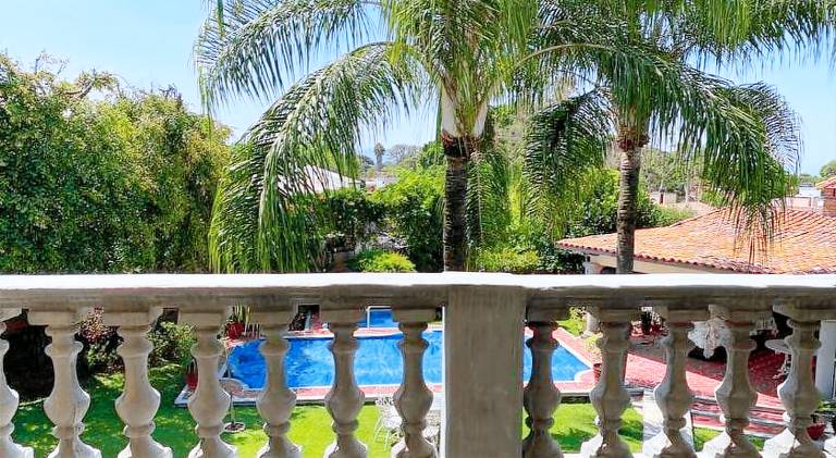 House with pool | Pets are welcome — photo 4
