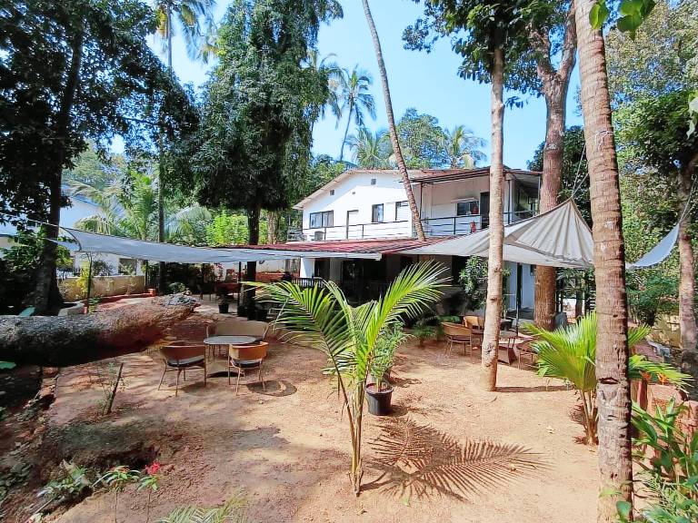 Jangala BagaBeach, French Touch, close to the beach, tropical garden in Baga