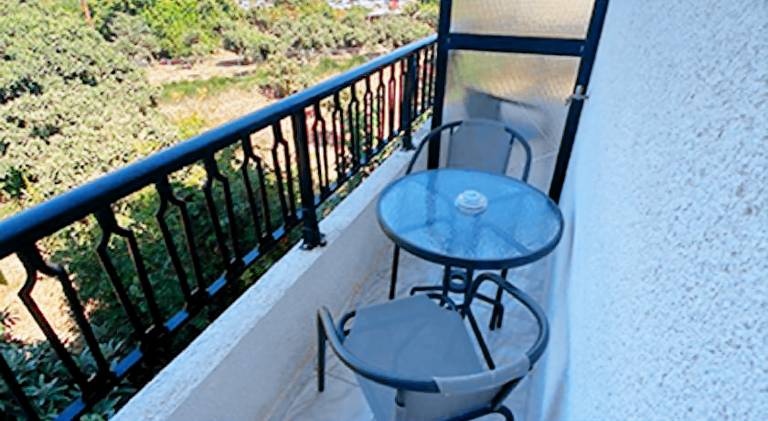 Rental apartment with terrace & yard | Suitable for remote work — photo 2