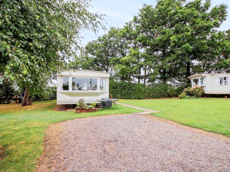 Cottage  Acton Round