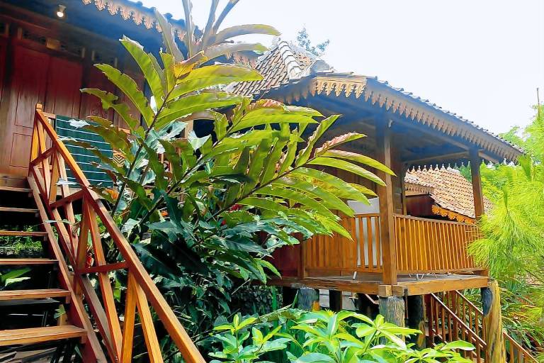 Lembah Mbalong Resort Mitra RedDoorz Near Exit Tol Singosari