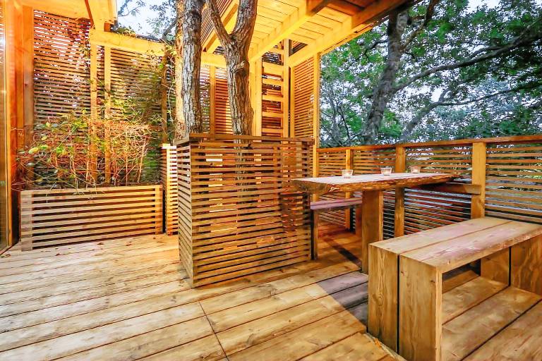 House with yard & patio — photo 5