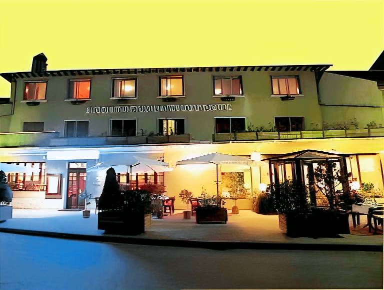 Logis Hotel Restaurant des Voyageurs in Rodez