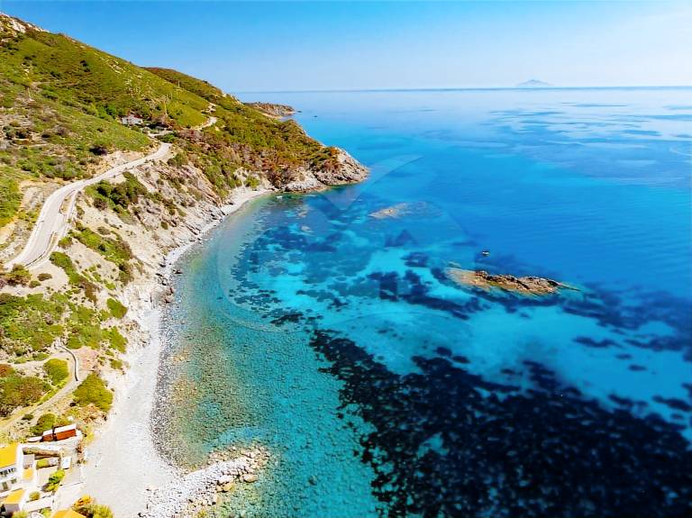 Villa on the sea, in an enchanted place in Pomonte where you can see the most beautiful sunsets of t — photo 4