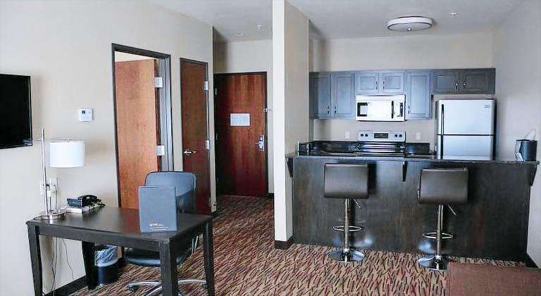 Roosevelt Inn & Suites — photo 4