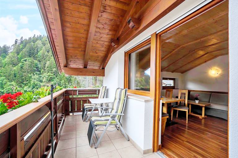 Apartment "Hahndl II" with Mountain View, Wi-Fi, Garden, Terrace and Balcony in San Leonardo in Passiria