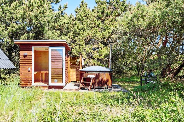 Fully equipped vacation home with terrace, sauna & barbeque | Pets allowed — photo 3