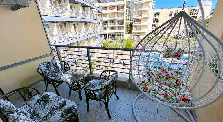 Apartment with garden, patio & private pool in Burgas