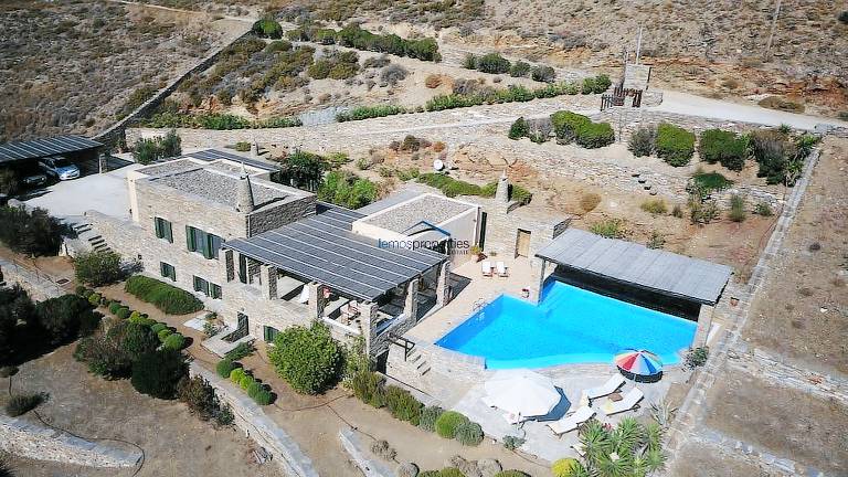 Βίλα  Paralia Otzias