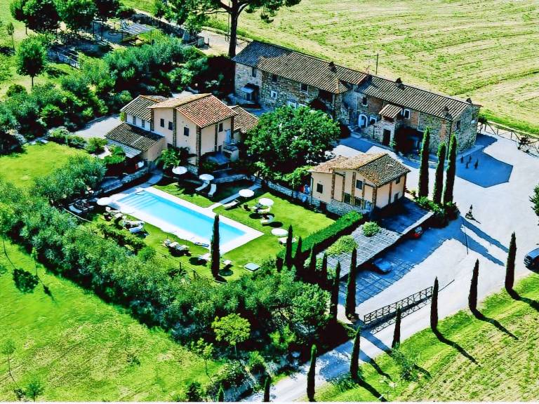 Appartement in Castiglione Del Lago mit Terrasse, gemeinsamem Pool und Garten — photo 4