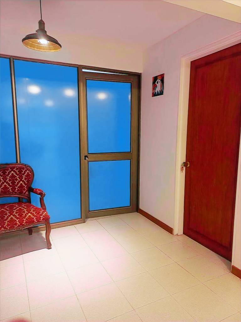 American Embassy room