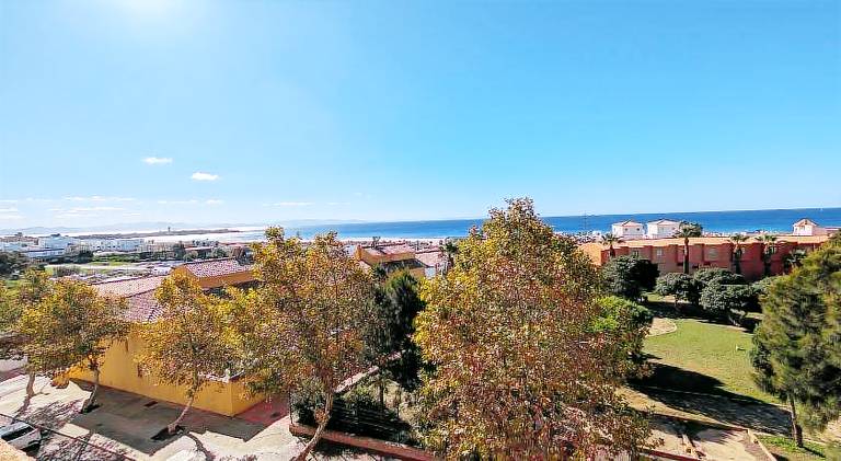 Holiday apartment with terrace — photo 4