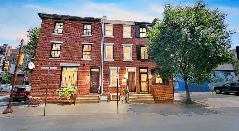 House | Near Love Park | Perfect for remote work | Pet-friendly — photo 4