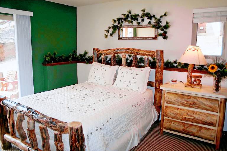 Family-oriented pleasant cabin with patio | Pets are welcome — photo 4